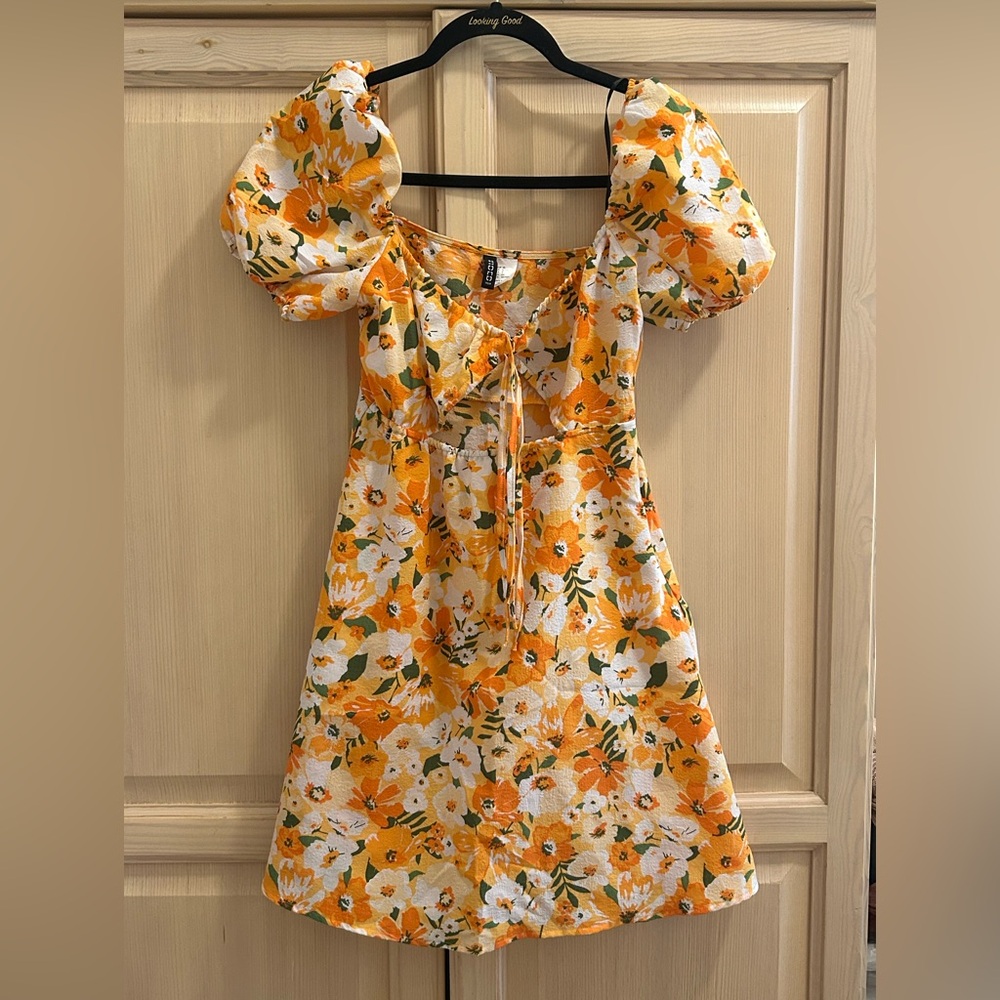 H & M FLOWER DRESS SIZE S